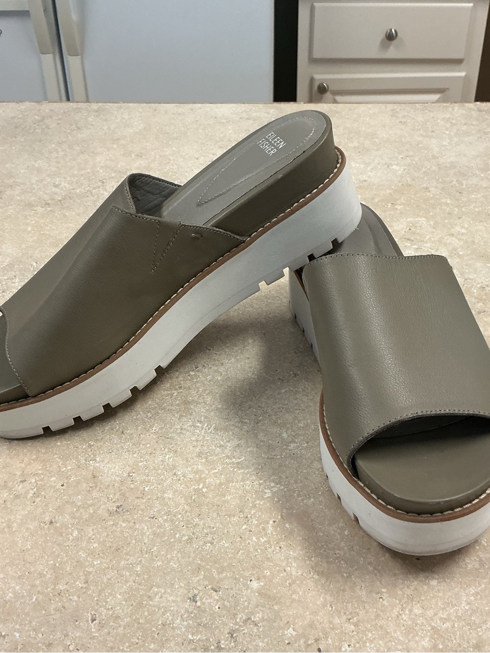 Eileen Fisher SZ 11 Women’s Briggs Platform Slides Sandals In Taupe Grey Color